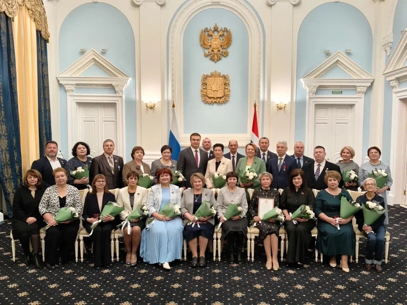 В преддверии Дня народного единства выдающимся омичам вручили государственные награды