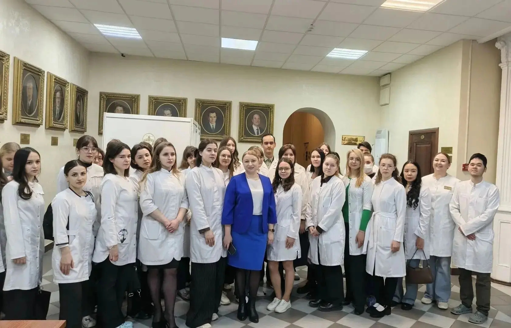 Молодые врачи Омской области: встречайте новых героев в белых халатах!